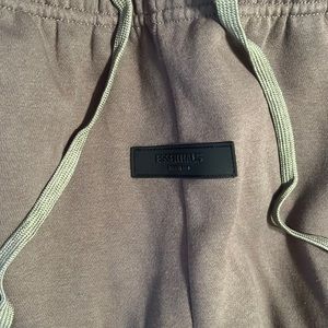 Essentials fear of god sweatpants
